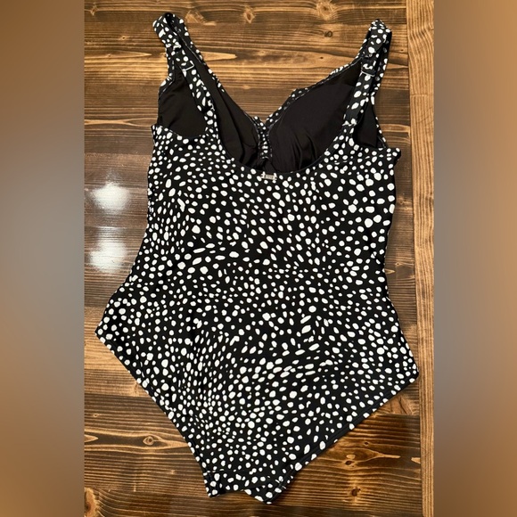 DKNY Black‎ and White Spotted Swimsuit - Picture 5 of 5